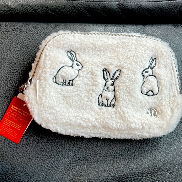 lululemon lunar new year bunny belt bag - Picture 1 of 4
